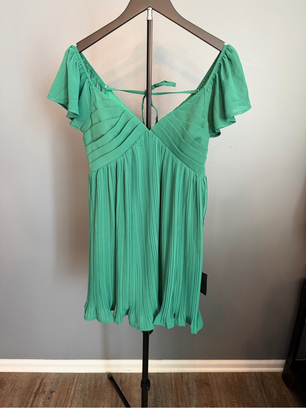 Lulu's‎ Amalfi Coast Emerald Green Pleated Flutter Sleeve Dress NWT